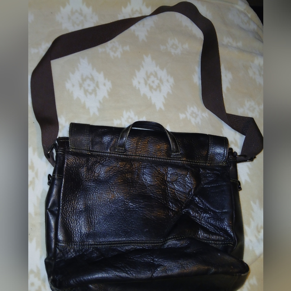 KENNETH COLE Reaction Bag